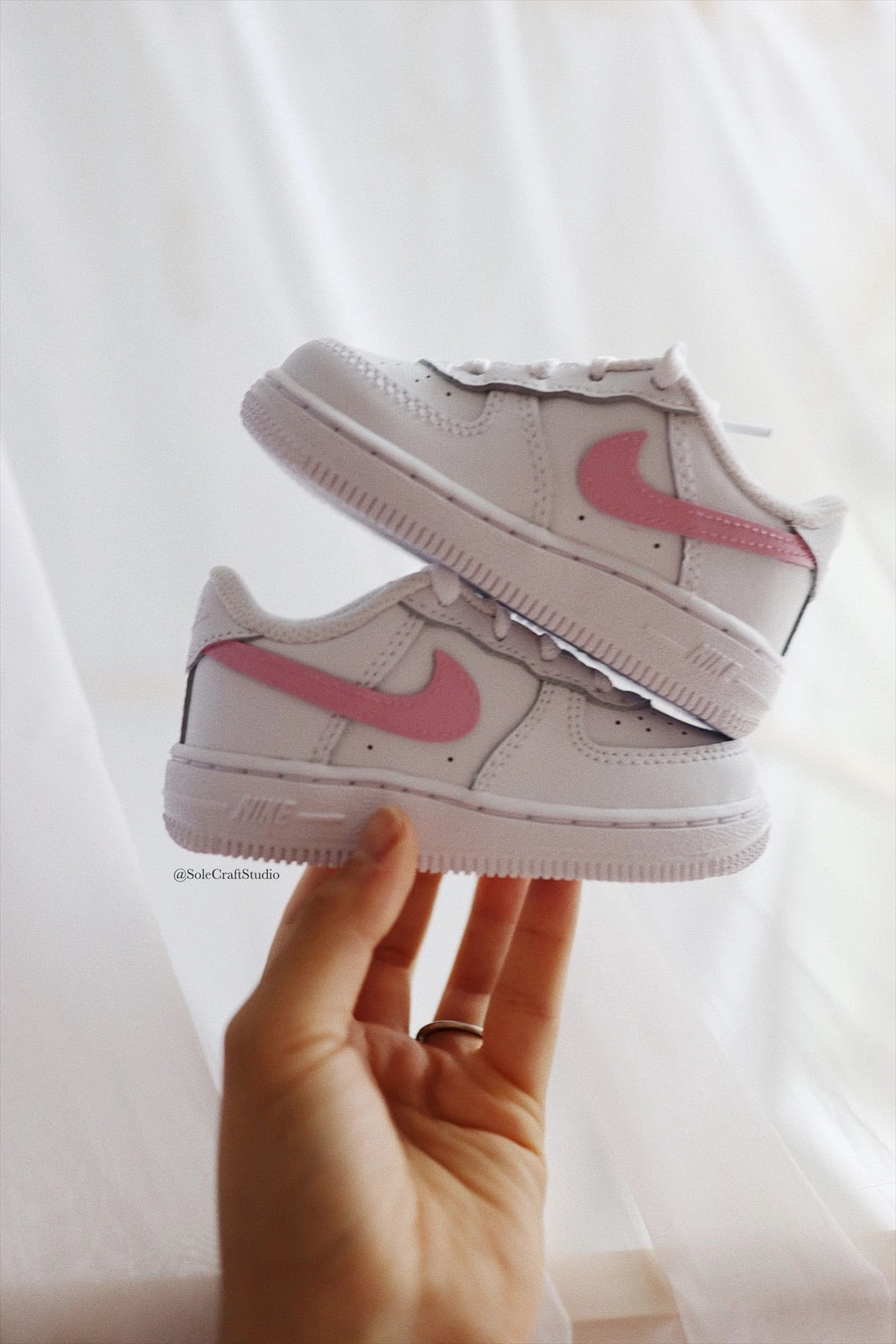 Breathable Sneakers Air Force 1 Low Custom Kids Shoes Bubblegum Pink Swoosh Hand Painted AF1 Sneakers