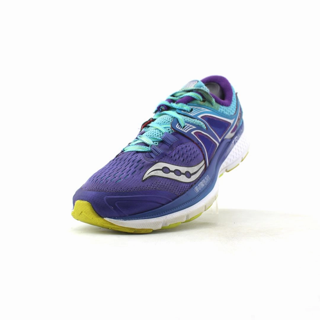 SAUCONY TRIUMPH ISO 3 Lace Covered Basketball Shoes