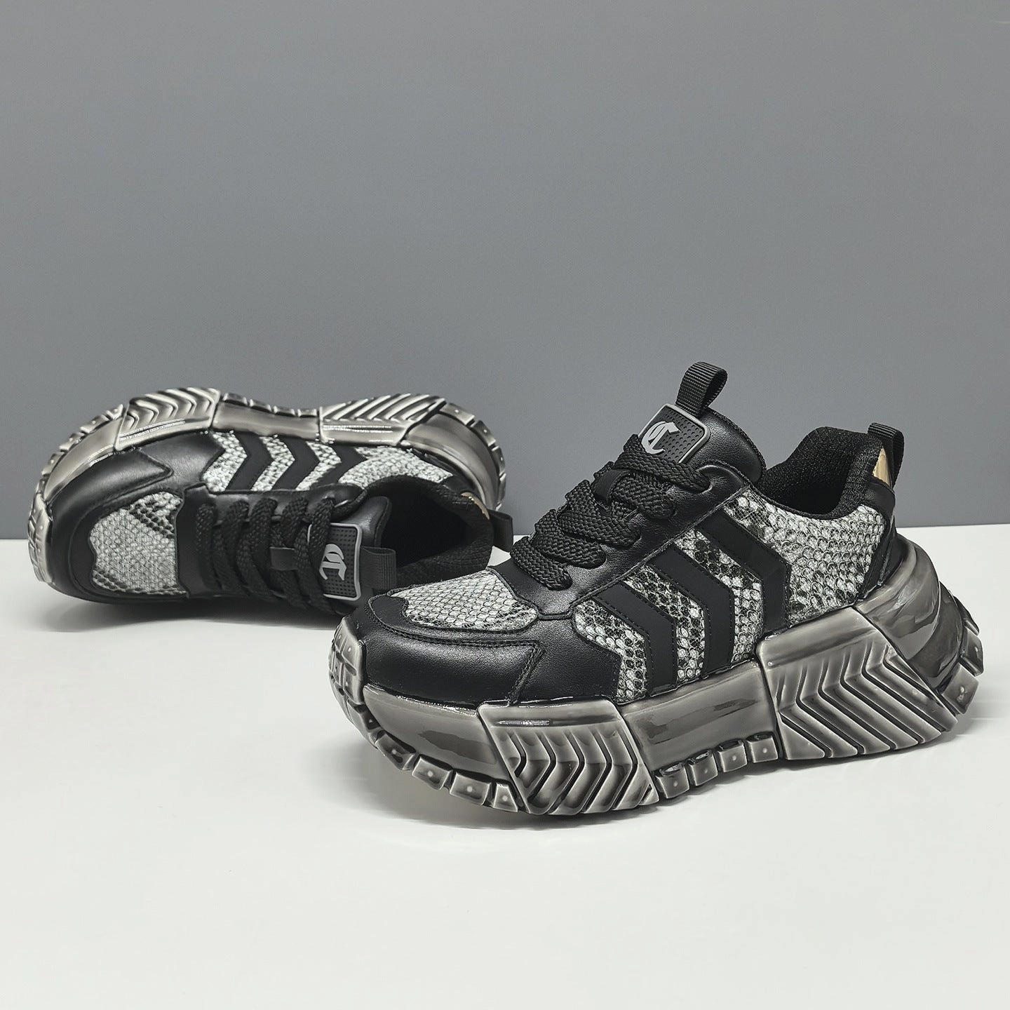 Best Fitness Sneakers Men's Stylish Breathable Thick Soled Casual Sneakers