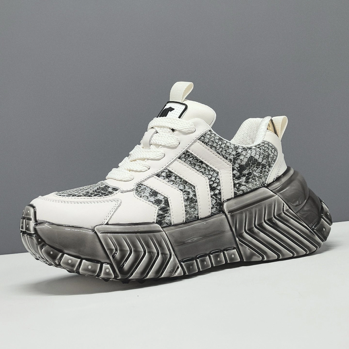 Men's Stylish Breathable Thick Soled Casual Sneakers Silver Sneakers Chair Yoga