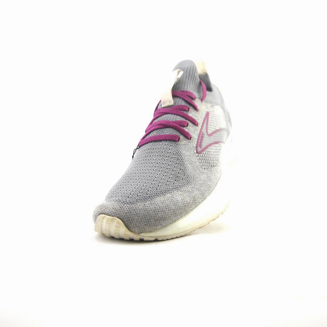 Multicolor Basketball Shoes BROOKS LEVITATE 5