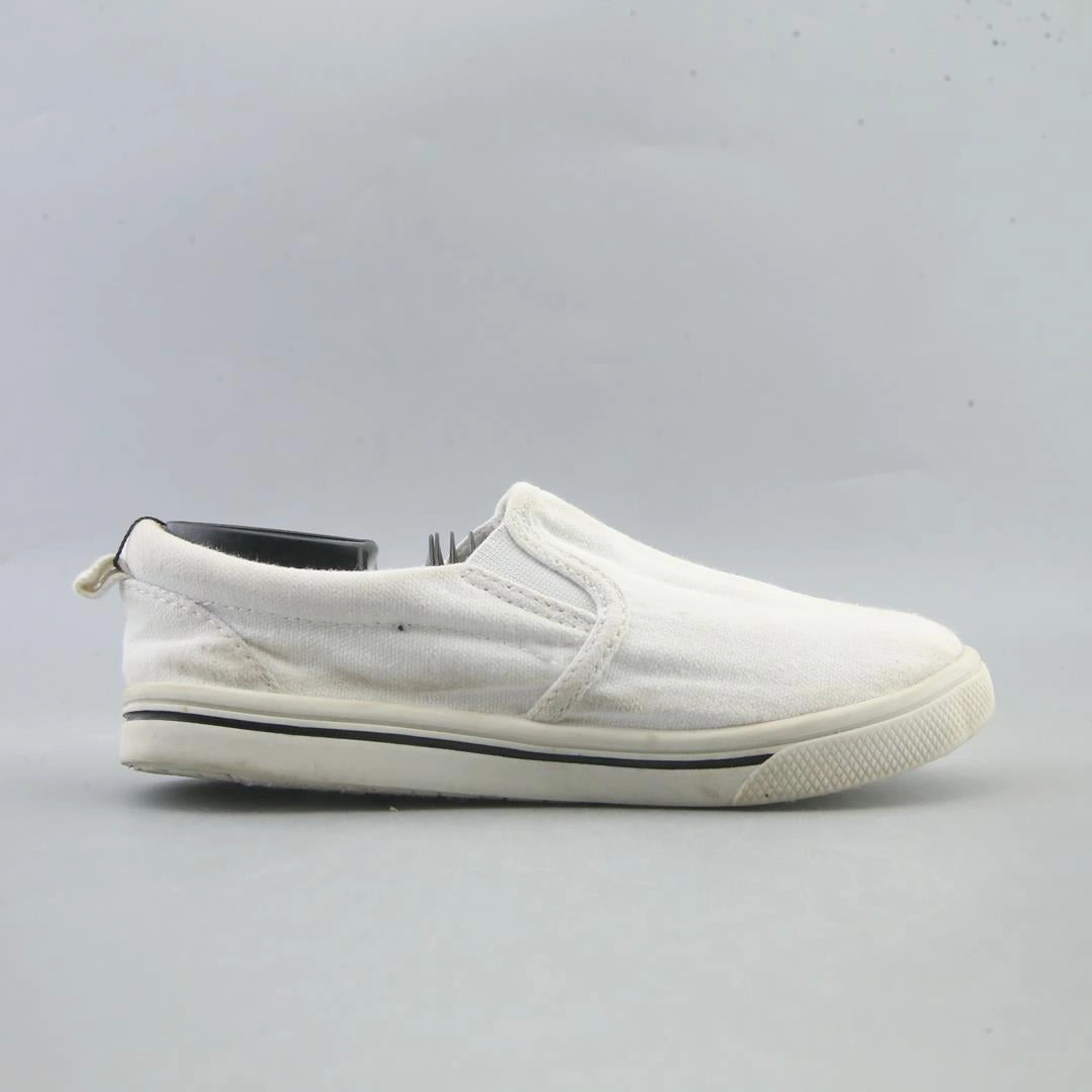 CAT AND JACK . Wide Width Slip Ons