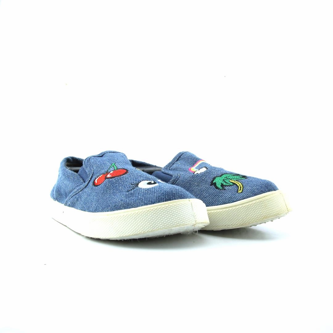 WONDER NATION . Slip On Shoes Size 8