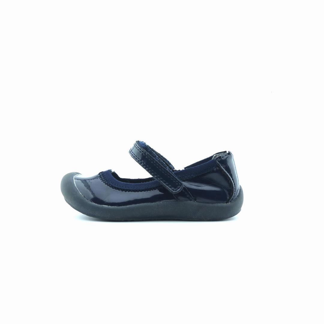 HANNA ANDERSSON . Comfortable Dressy Flat Sandals