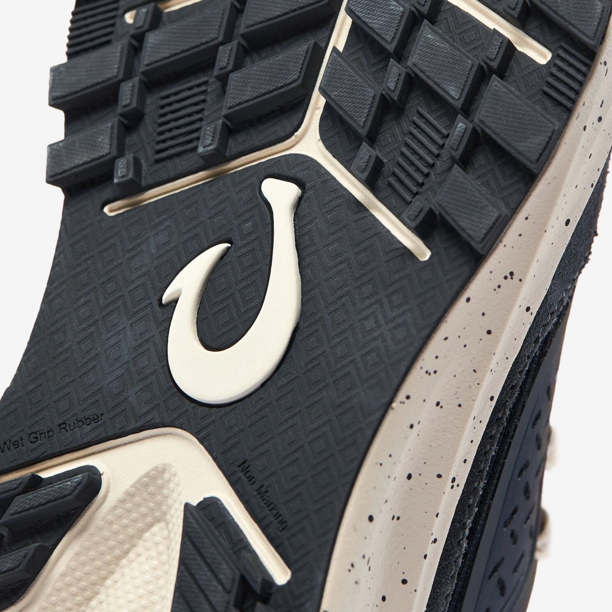 Has Quietly Brought Back Its Acg Exploraid Trail Shoe. Makiki  -  Lava Rock / Dk Shadow