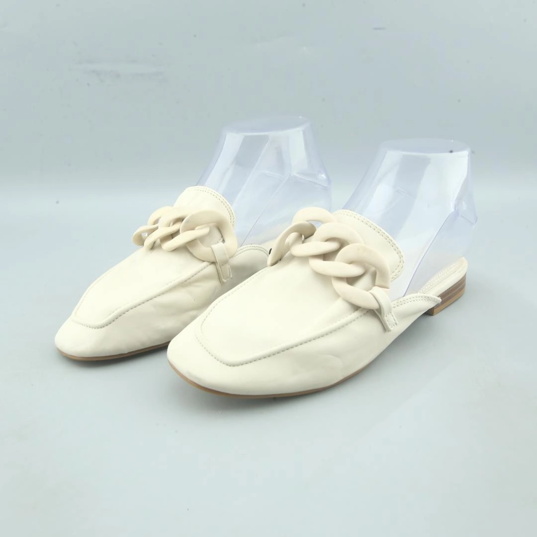 Question Low Basketball Shoes STRADIVARIUS .