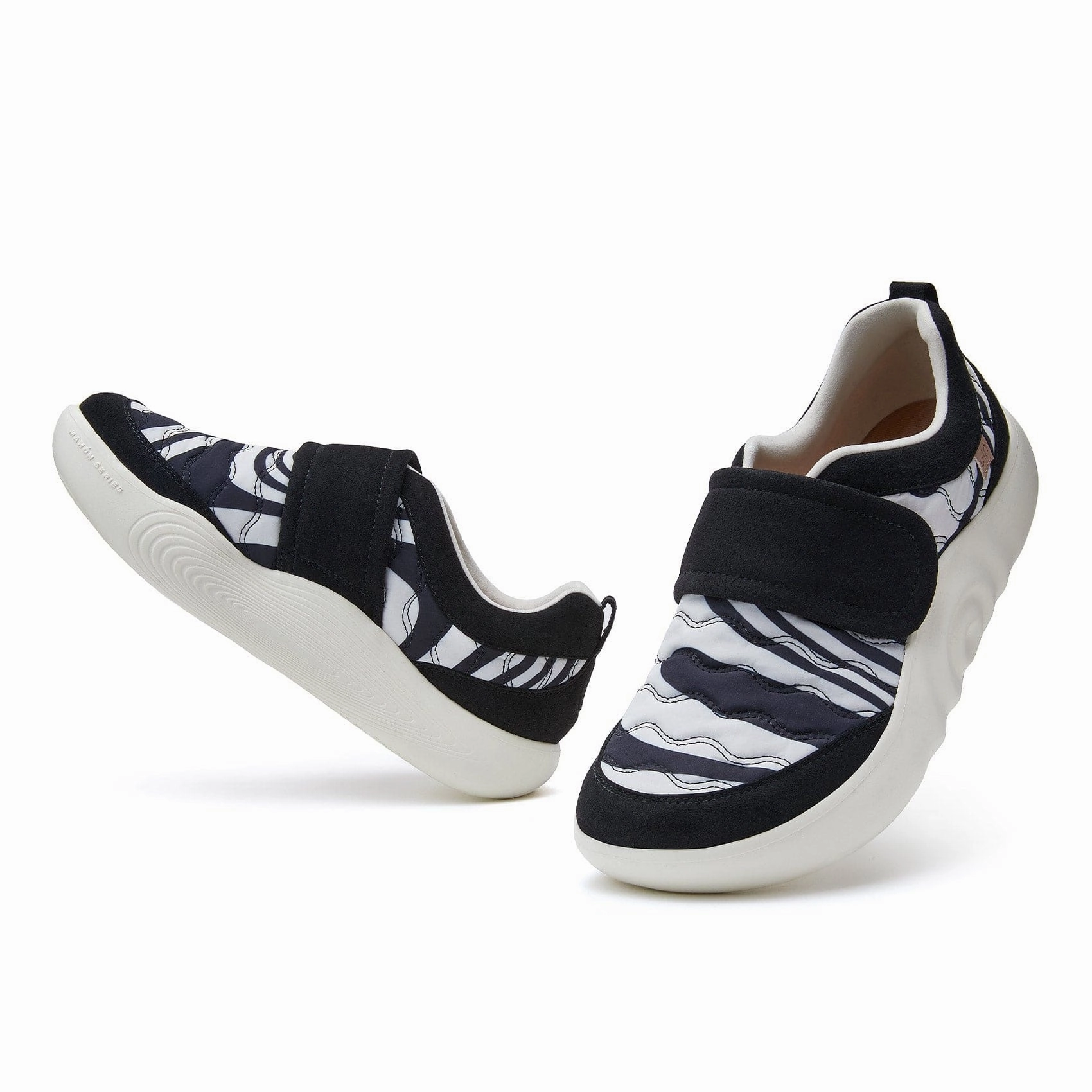 Flat Walking Night River  Mahon VIII Women