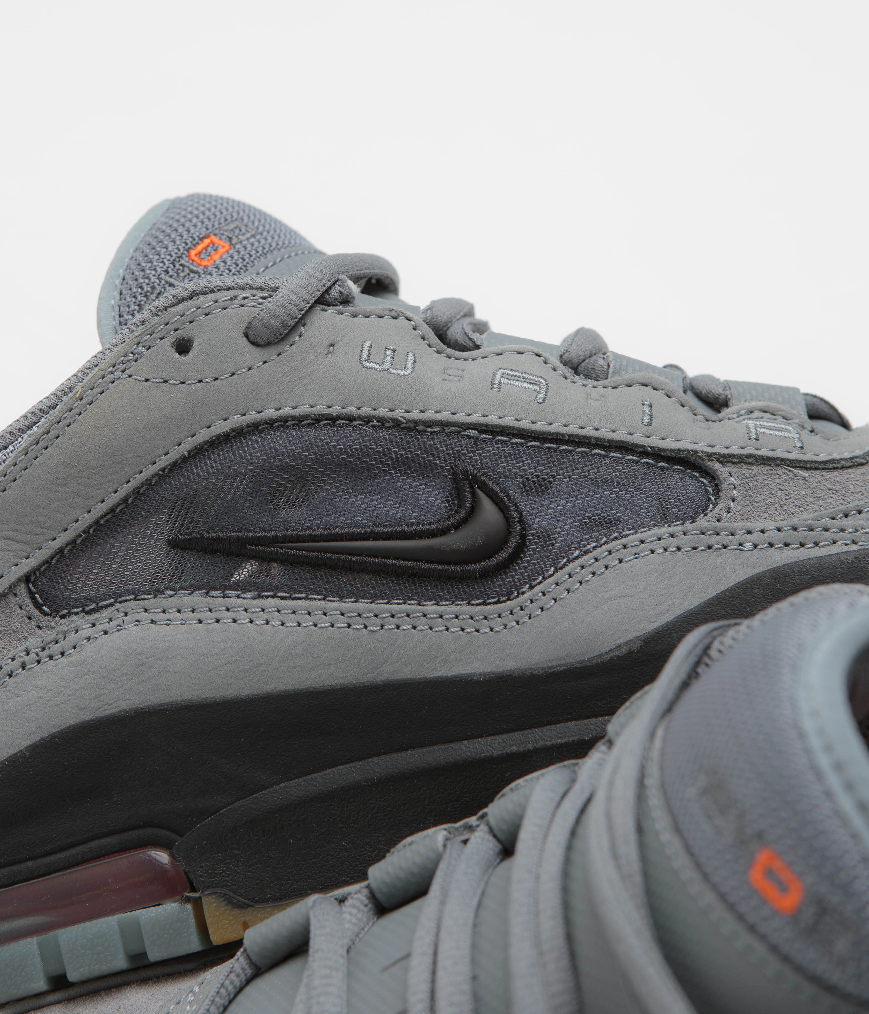 Nike SB Orange Label Air Max Ishod Shoes - Cool Grey / Black - Cool Grey - Dark Grey Nike Air Bubble Shoe
