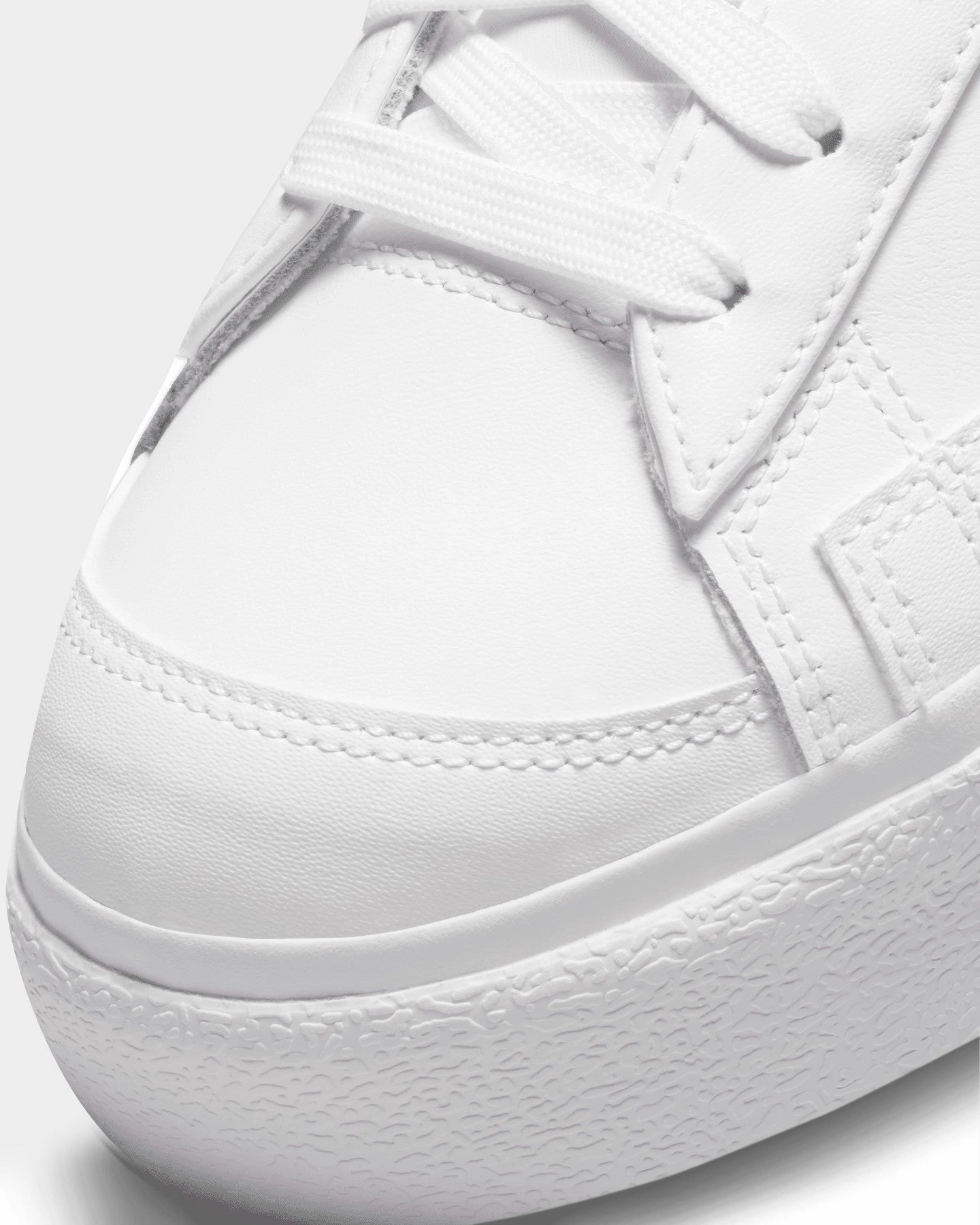 Nike Women's Blazer Low Platform White/Metallic Nike Led Shoes