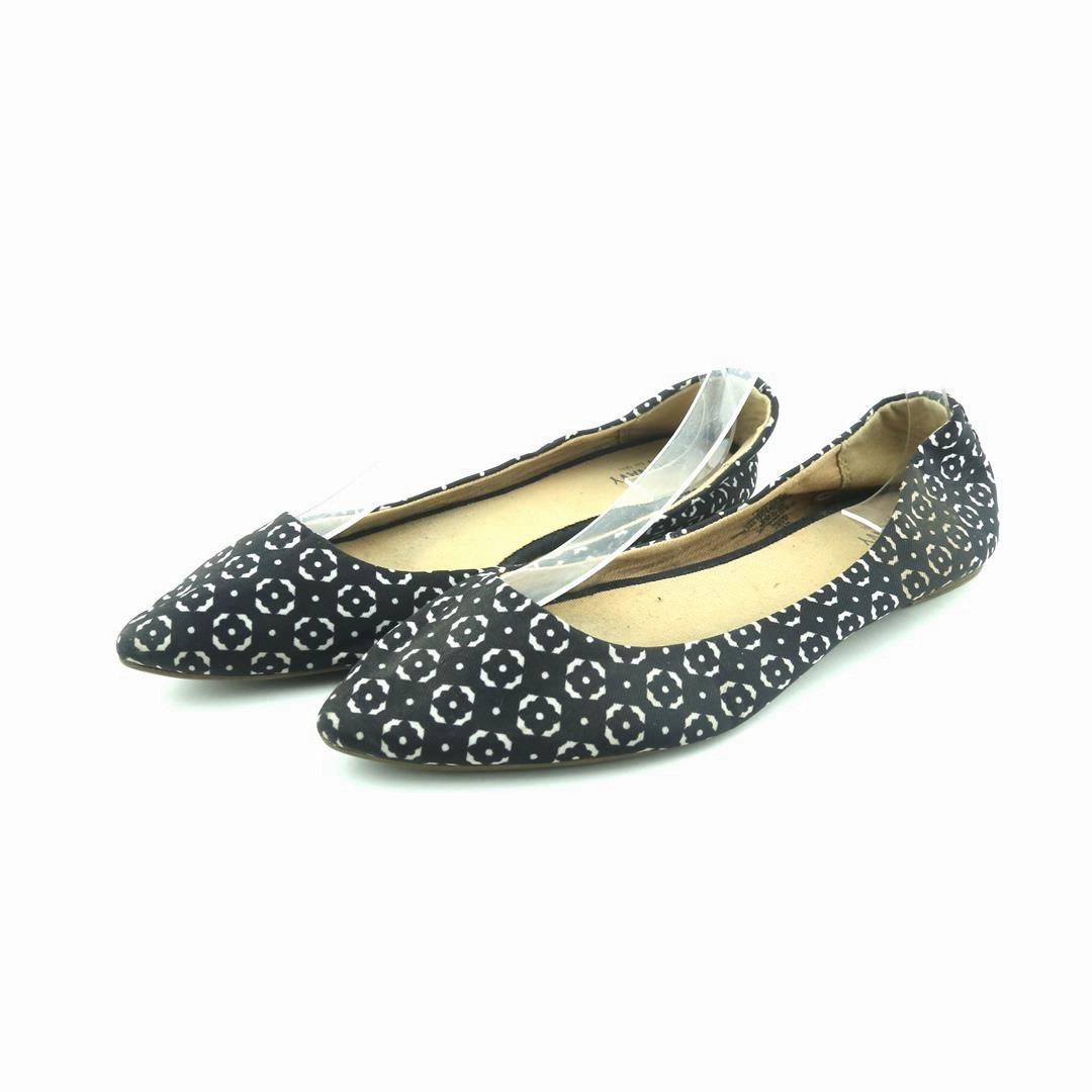 OLD NAVY . The Academy Basketball Shoes