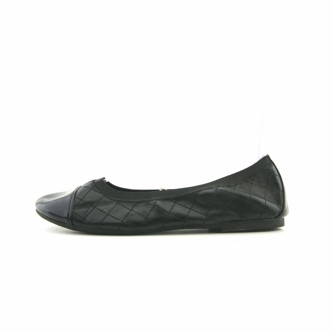 PLACE  . Slip On Golf