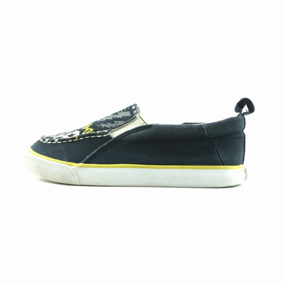 Women's Slip Ons CRAZY 8 .
