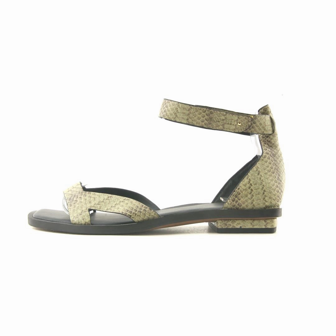 Kyrie 3 Basketball Shoes Review SARTO. ELISA