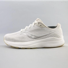 SAUCONY GUIDE 14 Spiked Oxfords