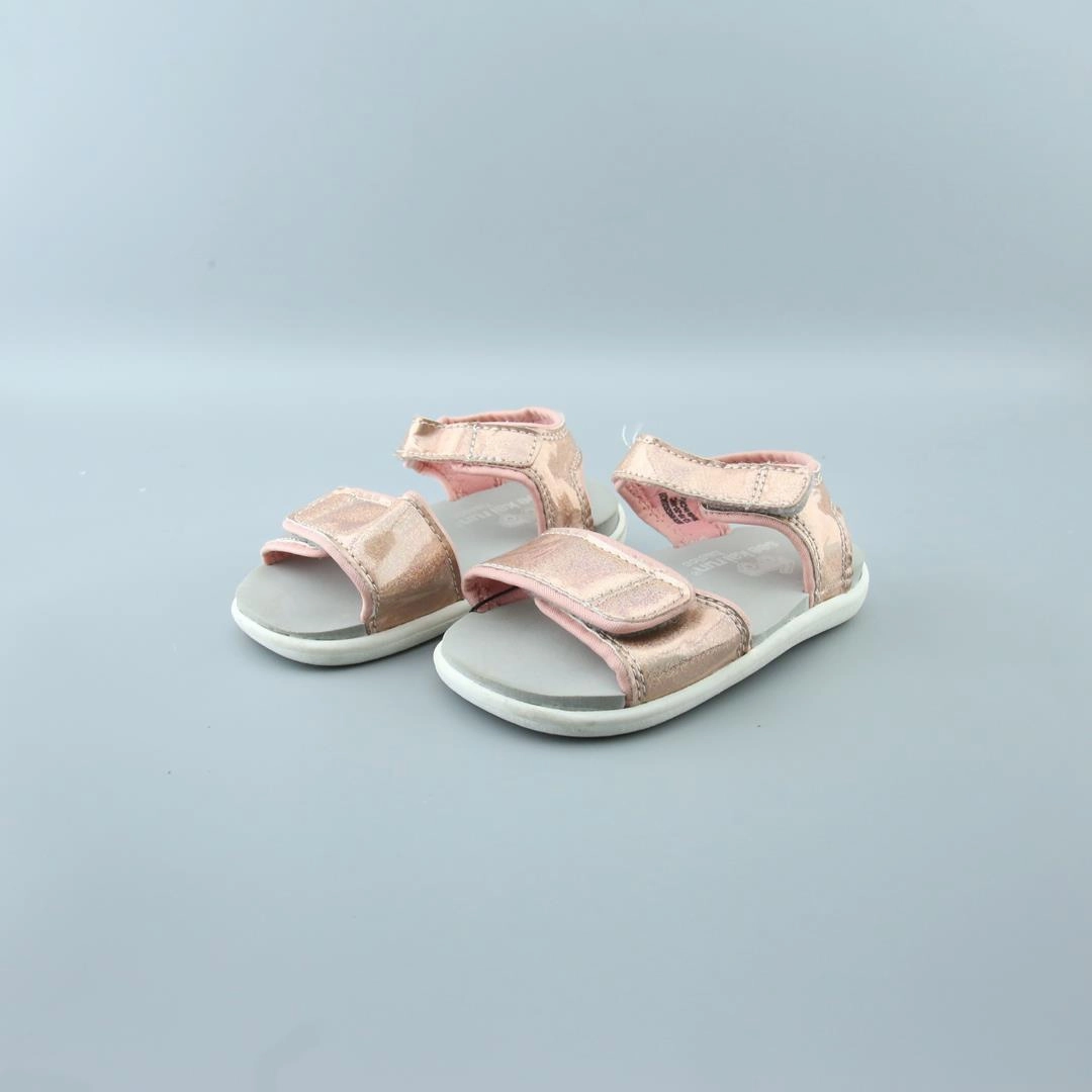 Ladies Walking SEE KAI RUN .