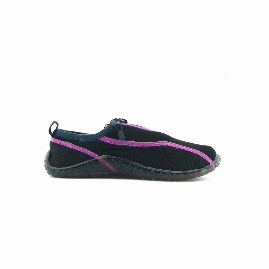 Walking Shoes Slip On SPEEDO .