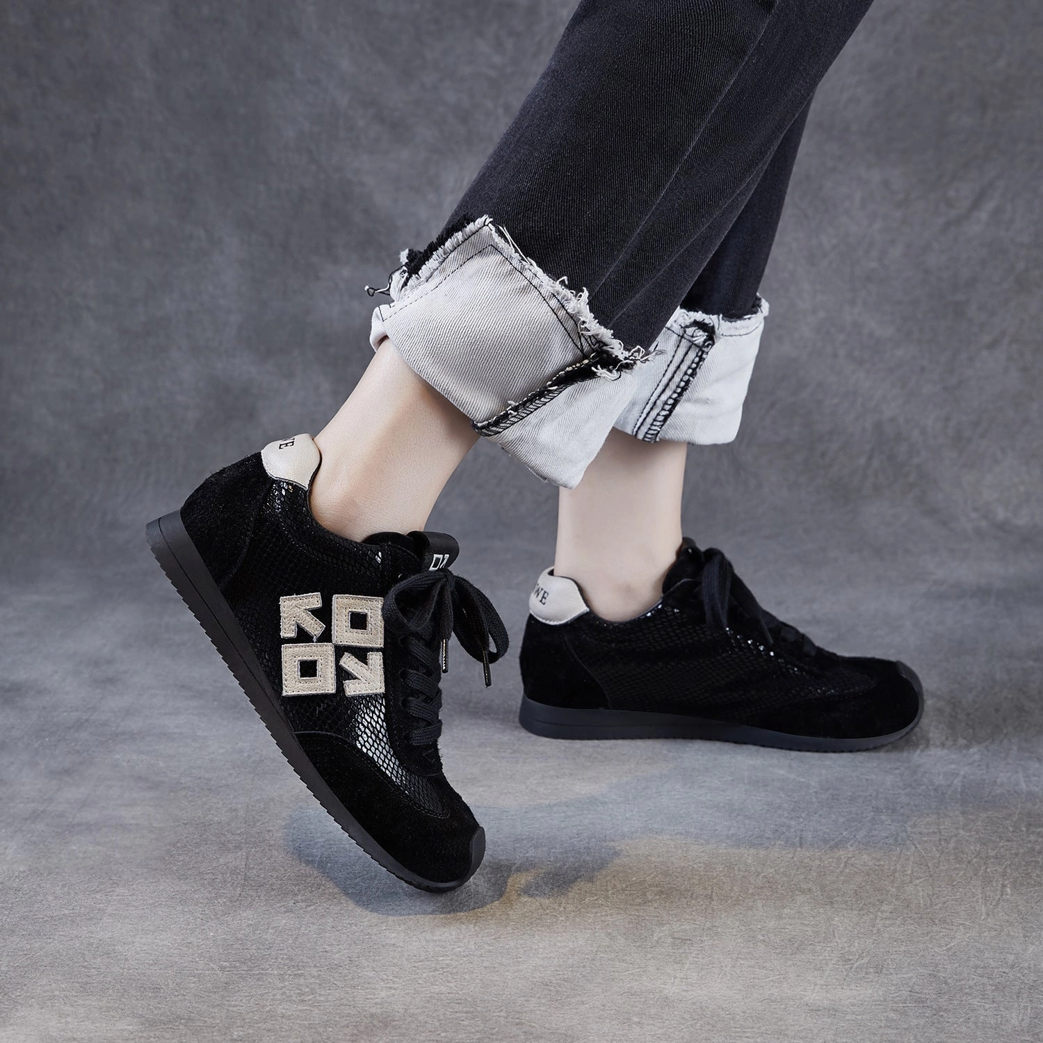 Women's Retro Patchwork Leather Flat Casual Sneakers Best Flat Bottom Gym Shoes