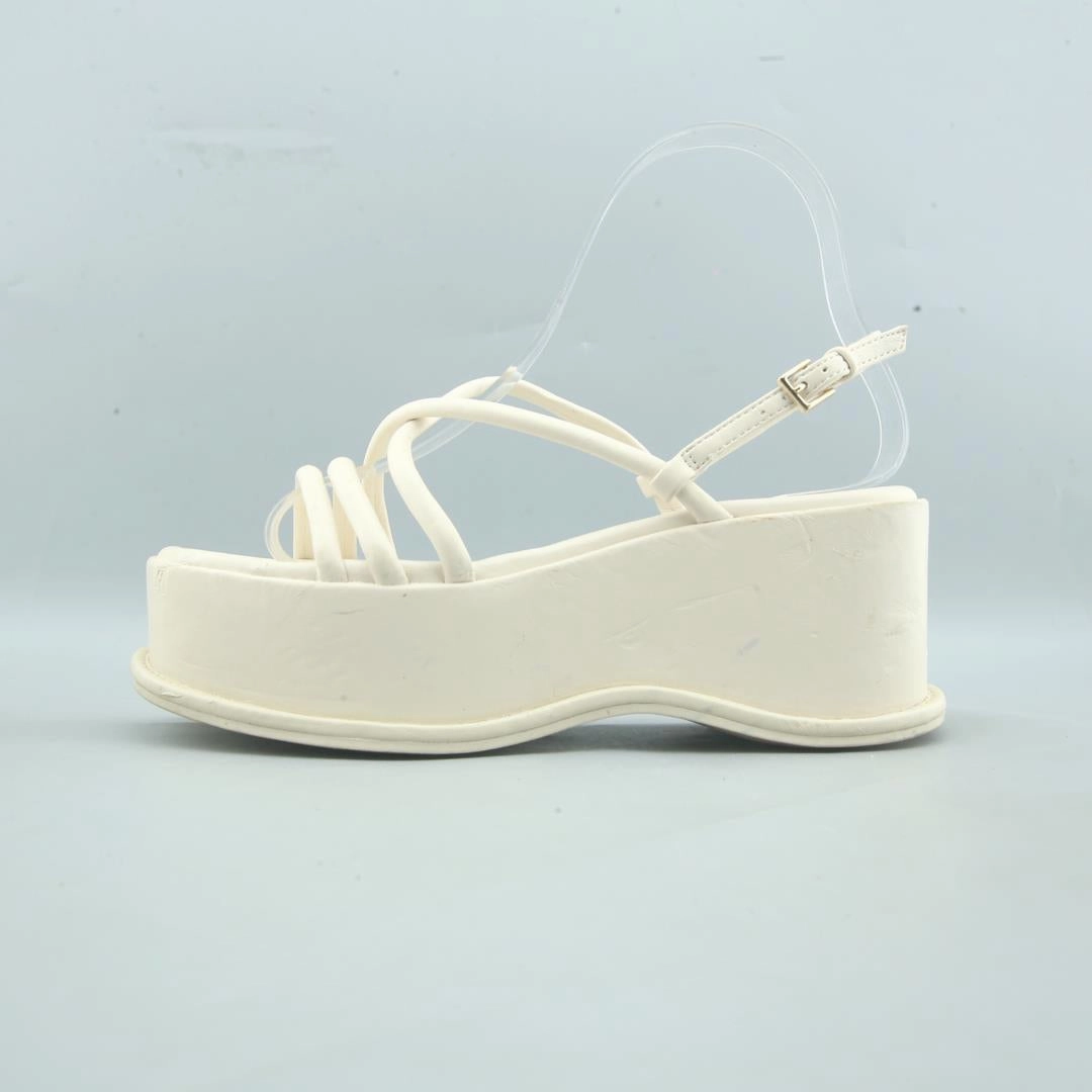 Ja 3 Basketball Shoes STRADIVARIUS .