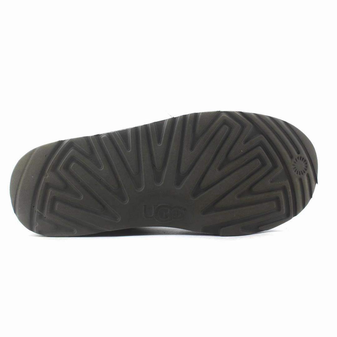 UGG  NEUMEL II Untcked Oxford Wrinkle Free