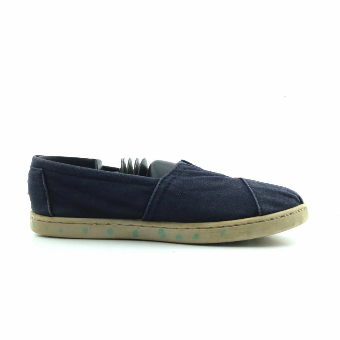 Popular Slip On Sneakers TOMS .